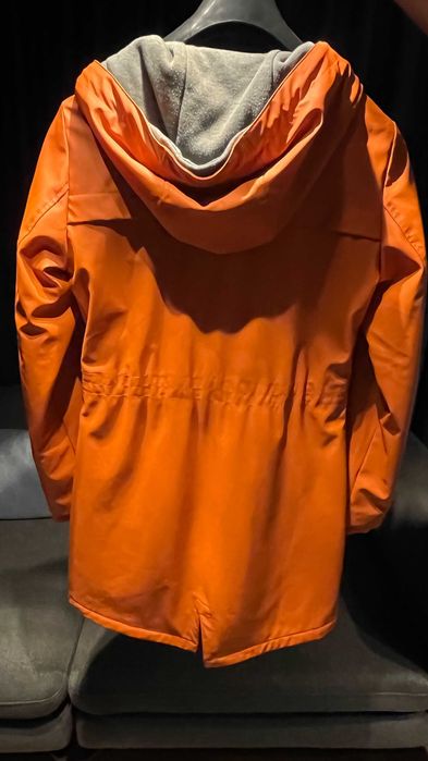 Зимно водоустойчиво яке Tom Ford (дамско XS размер). Перфектно.