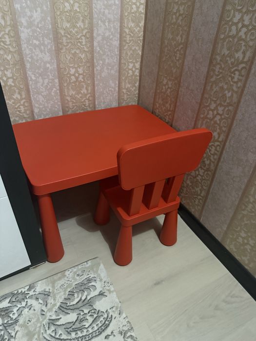 Продам детский стол и стульчик от Айкеа Ikea