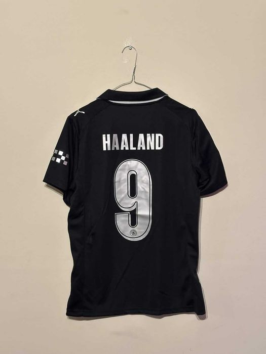 Тениска на Manchester City с Haaland и баджове на Шампионска Лига!