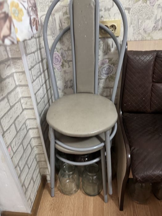 Продам стулья кухонный