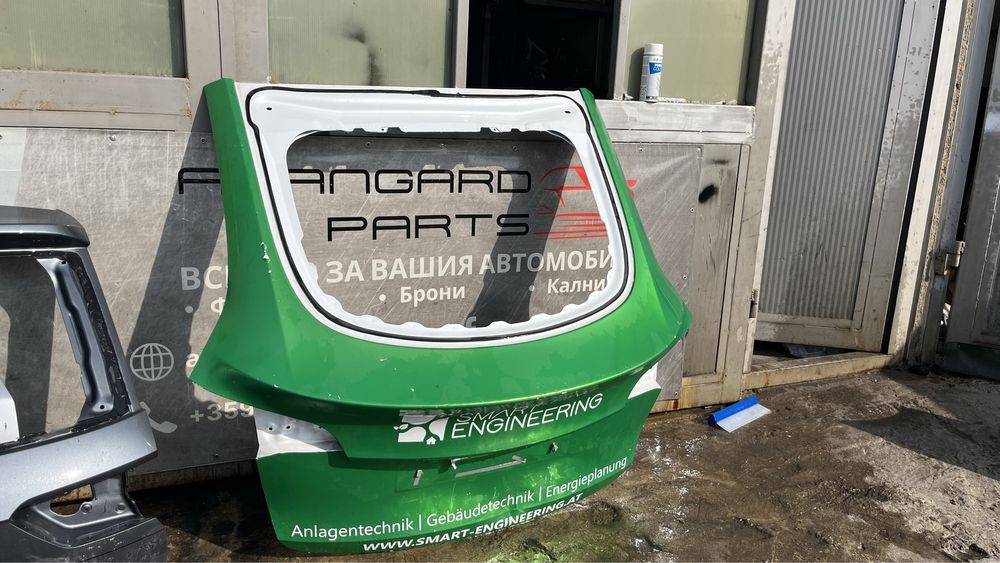 3 броя багажна врата Tesla Y 2020-