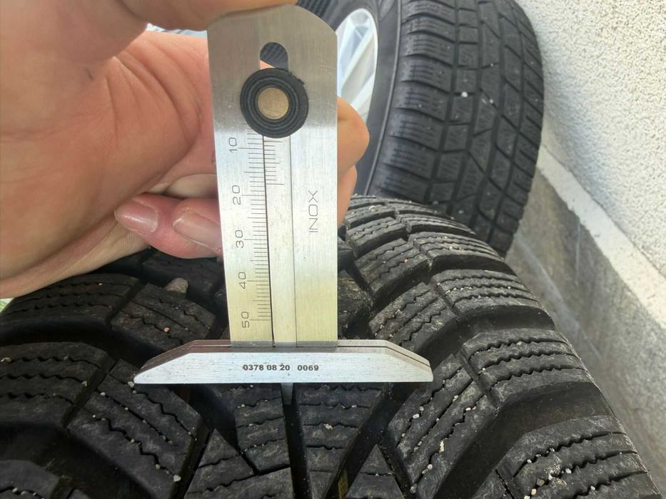 Гуми с джанти 215/60R16 за VW Passat