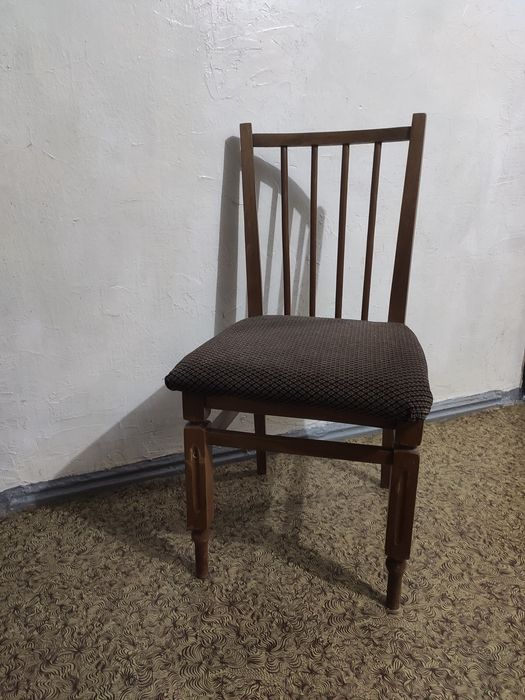 Стулья.Ретро.В центре