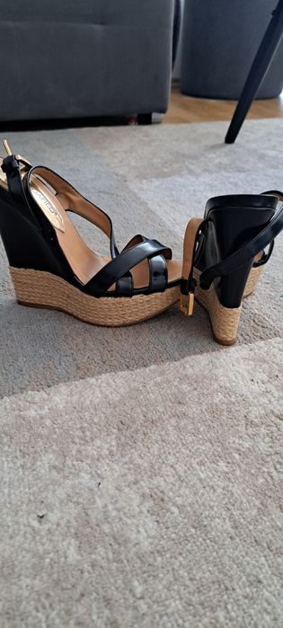 Vând sandale dsquared2