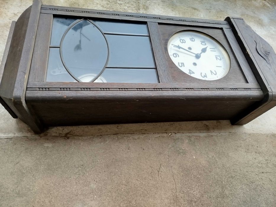 Стар стенен часовник