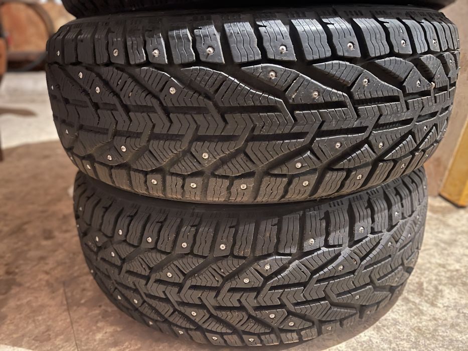 Зимние шины комплект