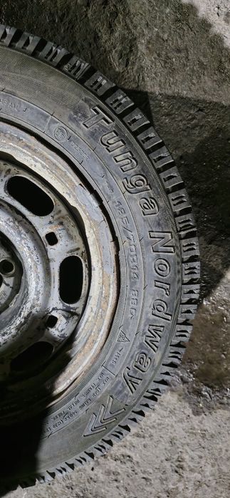 Продаю б/у резину с дисками