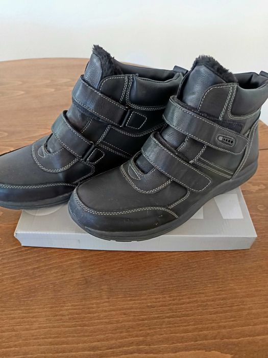 Продавам мъжки боти