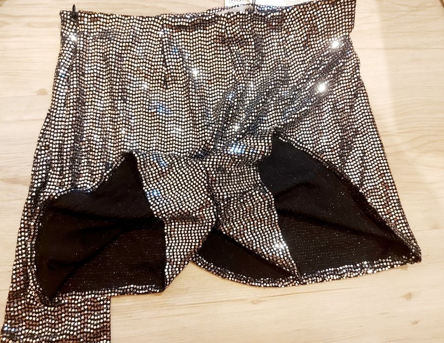 НОВИ Пола панталонки Zara размер Xs