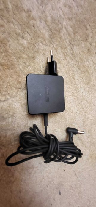 ASUS incarcator 19V-1.75A mufa clasica groasa fuctional 55 lei