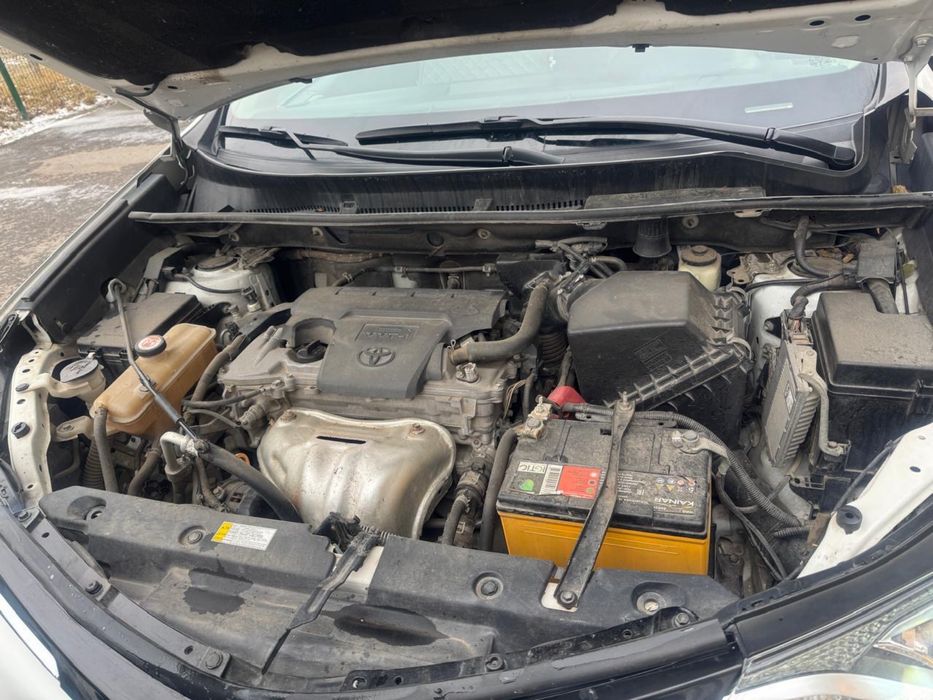 Продам машину Rav 4