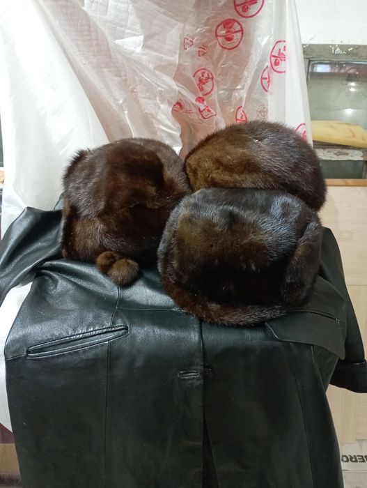 Продам шапки норковые б/у