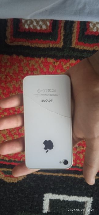 Iphone 4s arzonga berib yuboraman