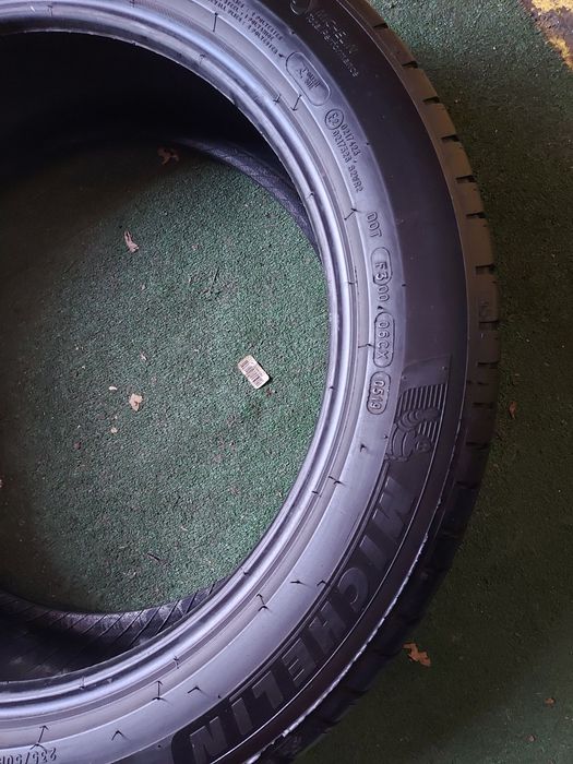 235 50 20 Michelin DOT 2019 vara