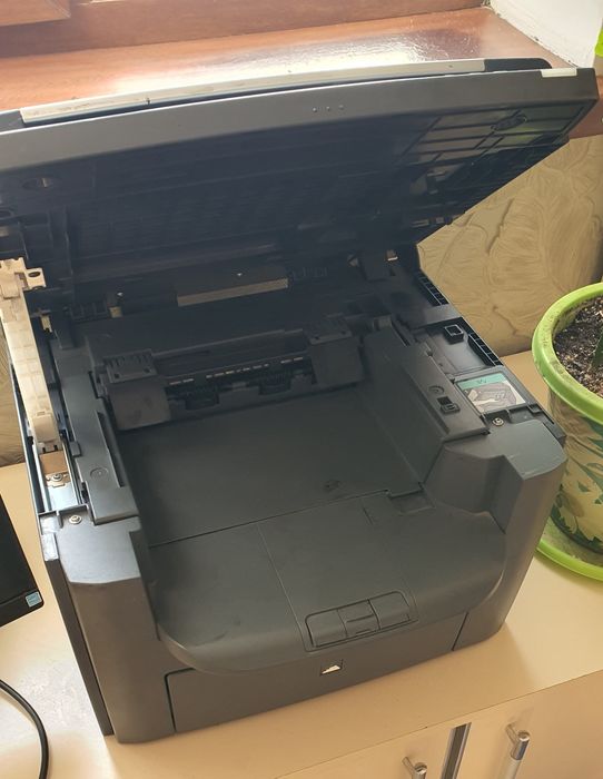 Принтер Canon mf4018