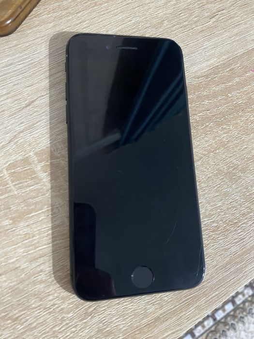 Продам айфон 7