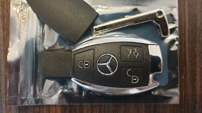 Chei Mercedes noi si Elv reconditionate total, programare pe masina