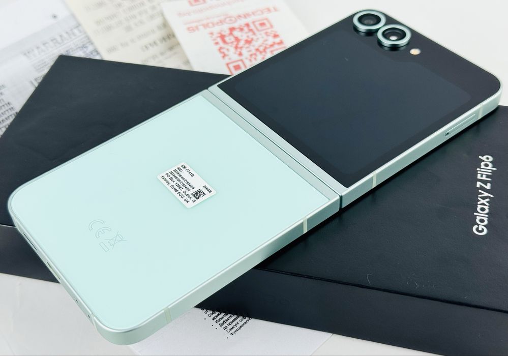 Samsung Galaxy Z Flip 6 5G 256GB 12RAM Mint Отличен!