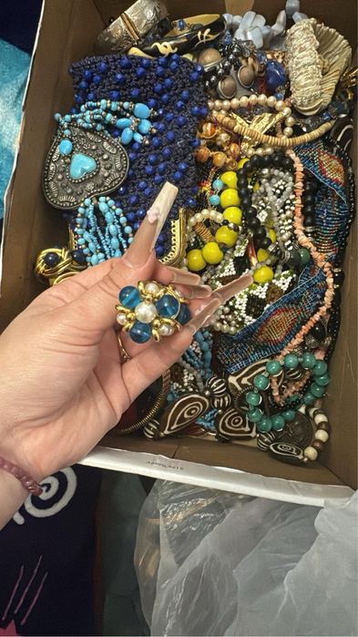 Vand lot bijuterii vintage in stare foarte buna