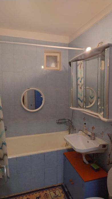 Ofer spre închiriere apartament cu doua camere