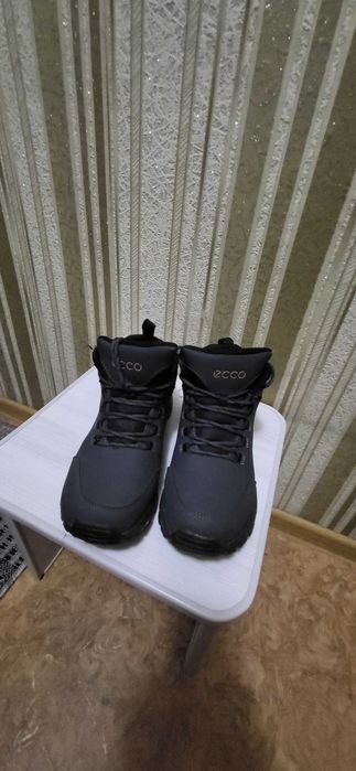 Продам ботинки зимние