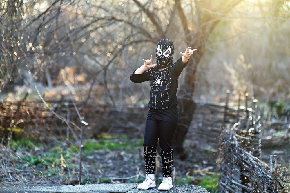 costum carnaval  Spiderman NOU, marimi S, M, L negru