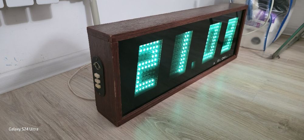 Продам часы электронные от 220 вольт