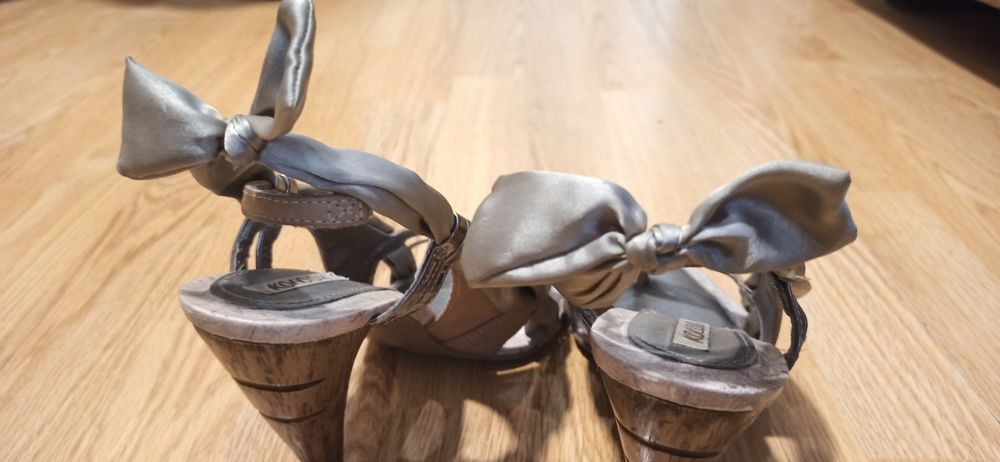 Елегантни обувки на ток