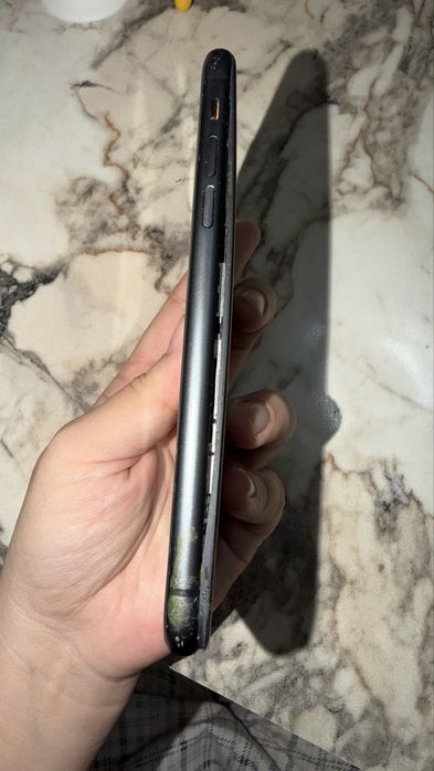 На запчасти iphone 11