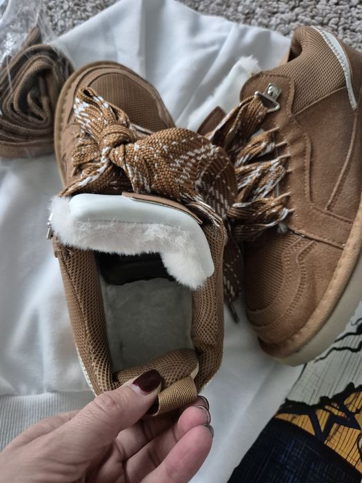 Incaltari marimea 39