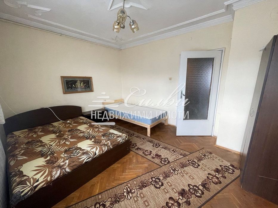Продава се Четиристаен апартамент в Шумен, Пазара - 133 кв.м за 844 €/кв.м - Снимка #1
