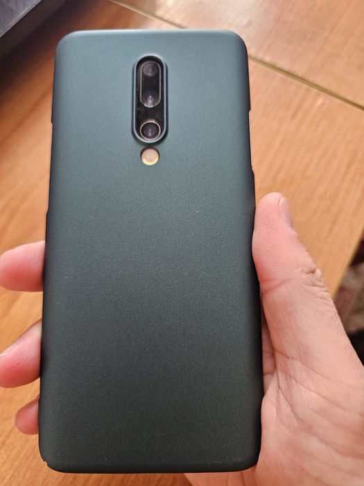 Продам смартфон флагман one+7 pro