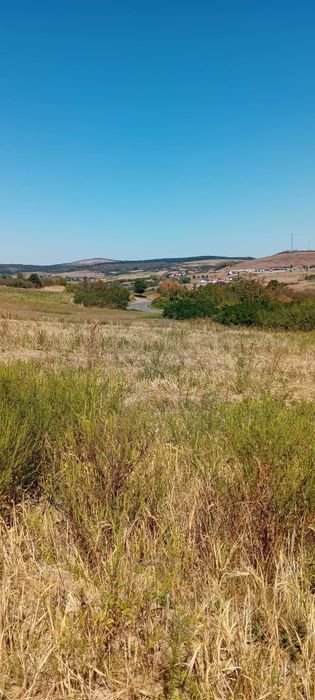 Vând 4 parcele de teren extravilan, cu acces din drumul județean 768 în hidiselu de sus