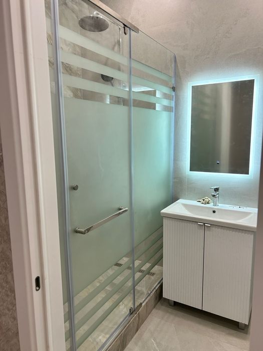 Душевые кабины и лофт перегородки