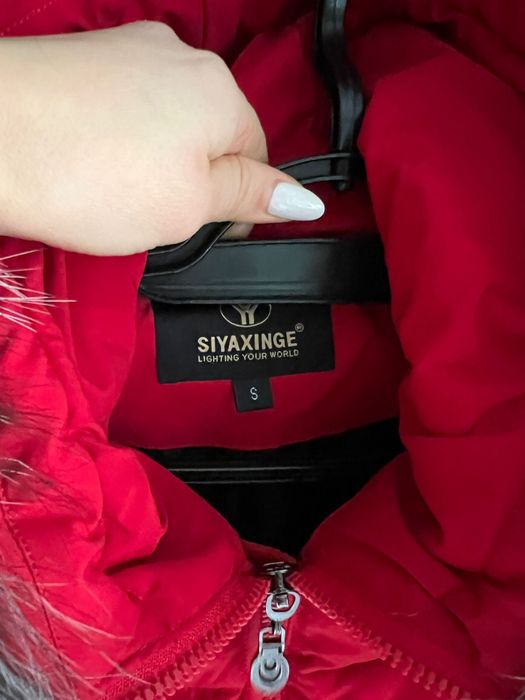 Geaca de iarna cu guler de blana naturala marimea S