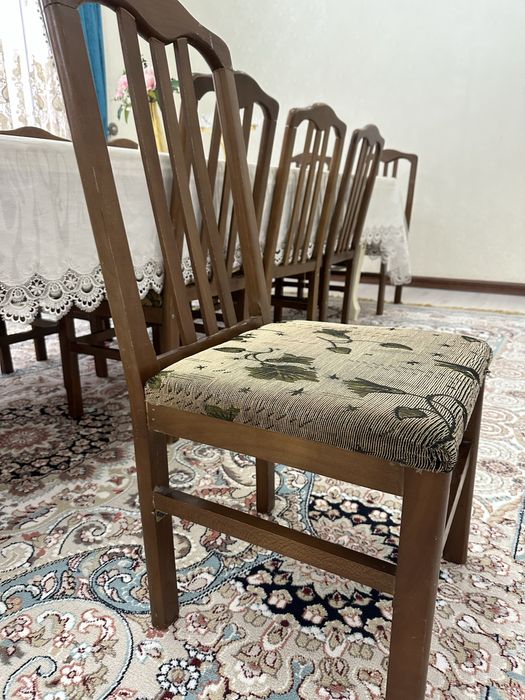 Стулья в хорошем состоянии.