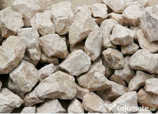 Balastru concasat beton semiumed amestec nisip piatra calcar granit