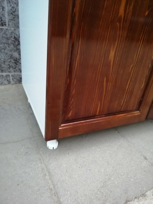 Нов кухненски шкаф с мивка бордова с дървесни врати