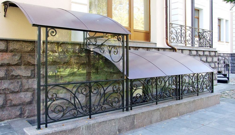 Решетки, перила, ограждения, навесы.