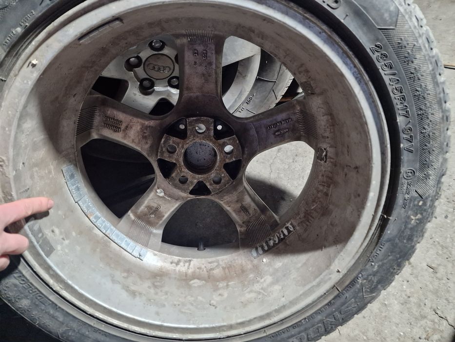 Cauciucuri + roți 5x100 235/45/R17 97V