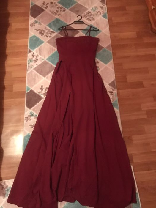 Официална рокля с цепка