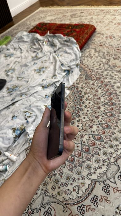 Продам айфон 13