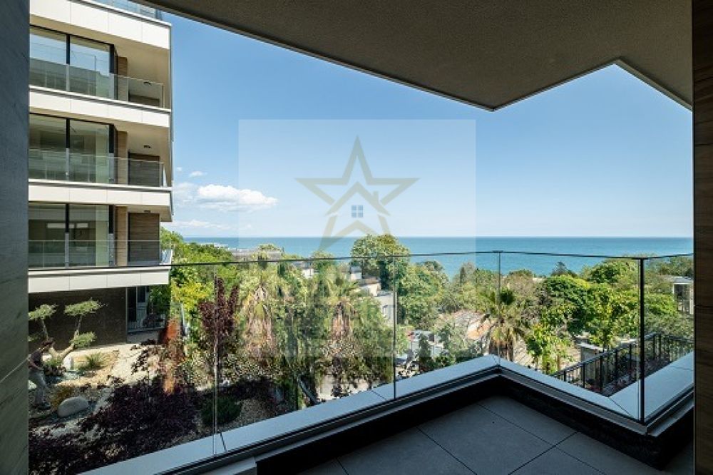 Продава се Тристаен апартамент в к.к. Св.Св. Константин и Елена - 142 кв.м за 2342 €/кв.м - Снимка #2