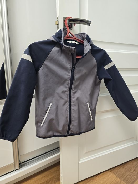 Продам куртку весна осень для мальчиков