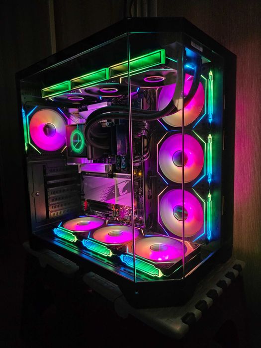 PC gaming Intel i7-14700F, 32GB DDR5 SSD 512GB M.2 NVMe + 2TB M.2 NVMe