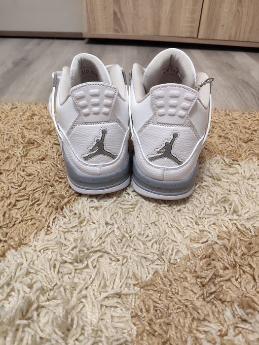 Jordan 4 Oreo Noi