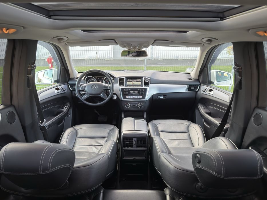 Mercedes Benz ML350 // Exlusive AMG // 258 cp //4x4// Panoramic