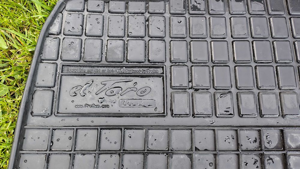 Гумени стелки на Frogum серия El Toro за Citroen C-Crosser, Mitsubishi Outlander, Peugeot 4007 2007-2012, 4 части, черни