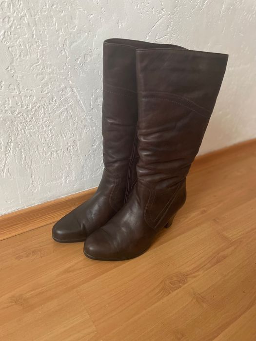 Красиви и топли  зимни  ботуши с ток