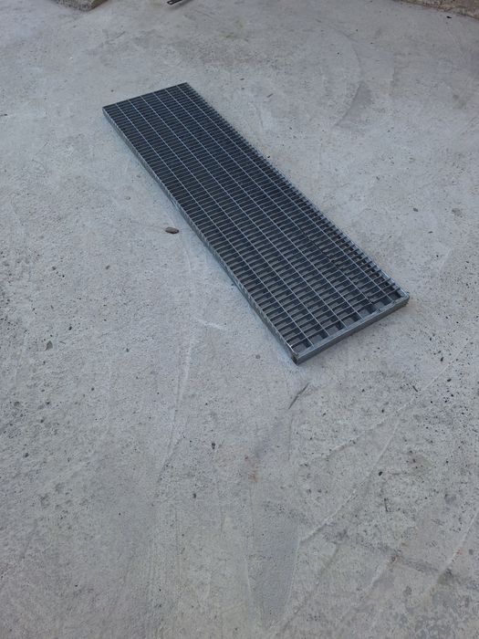 Trepte zincate galvanizate sunt